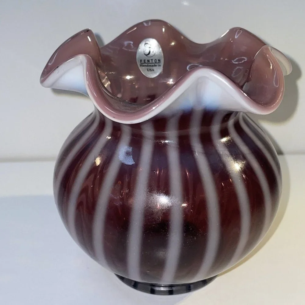 Gerorge Fenton Signed Amethyst Plum Purple‎ Iridescent Striped Ribbed Vase G50